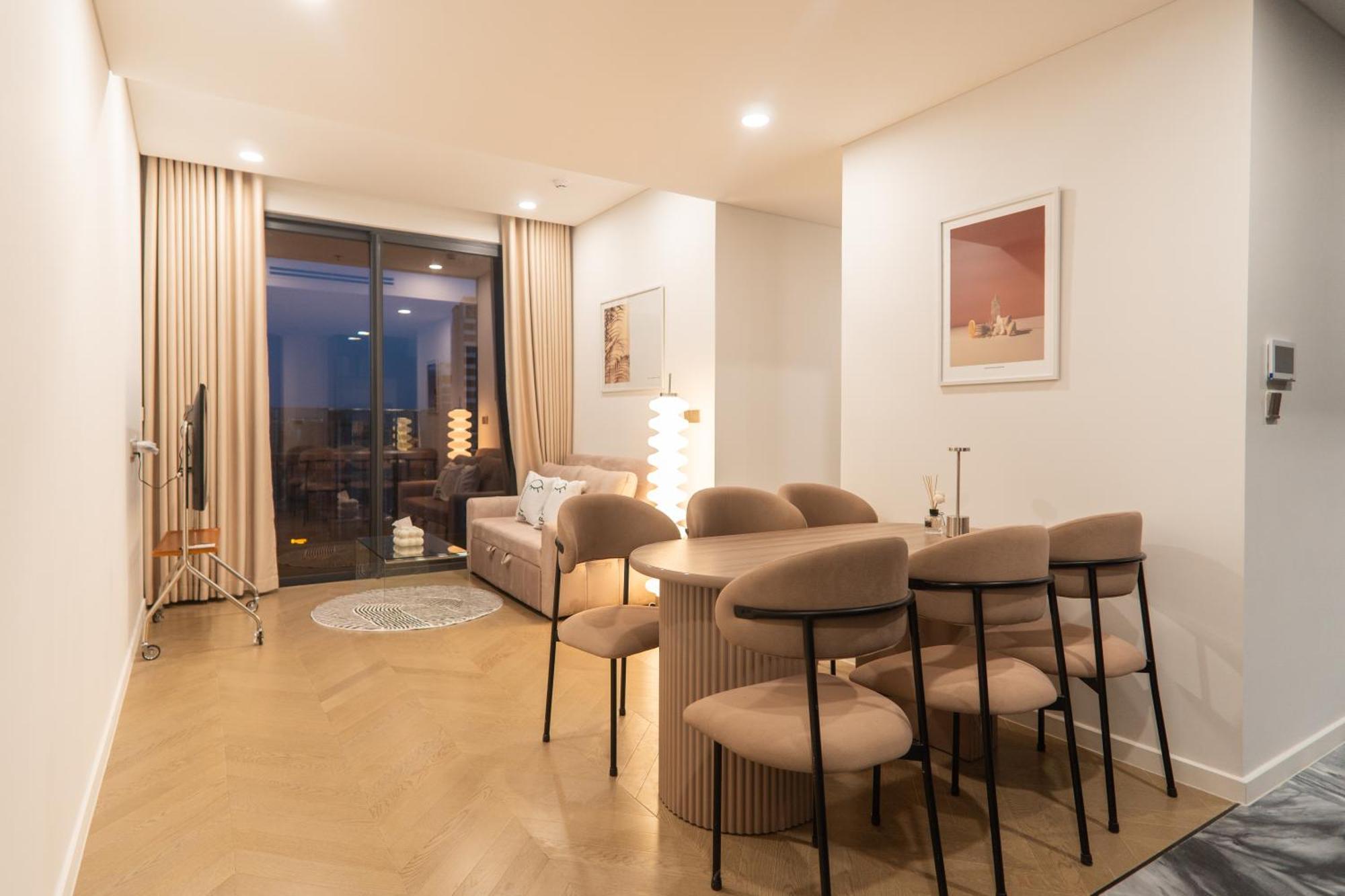 Luxury 2 Bedroom With View *