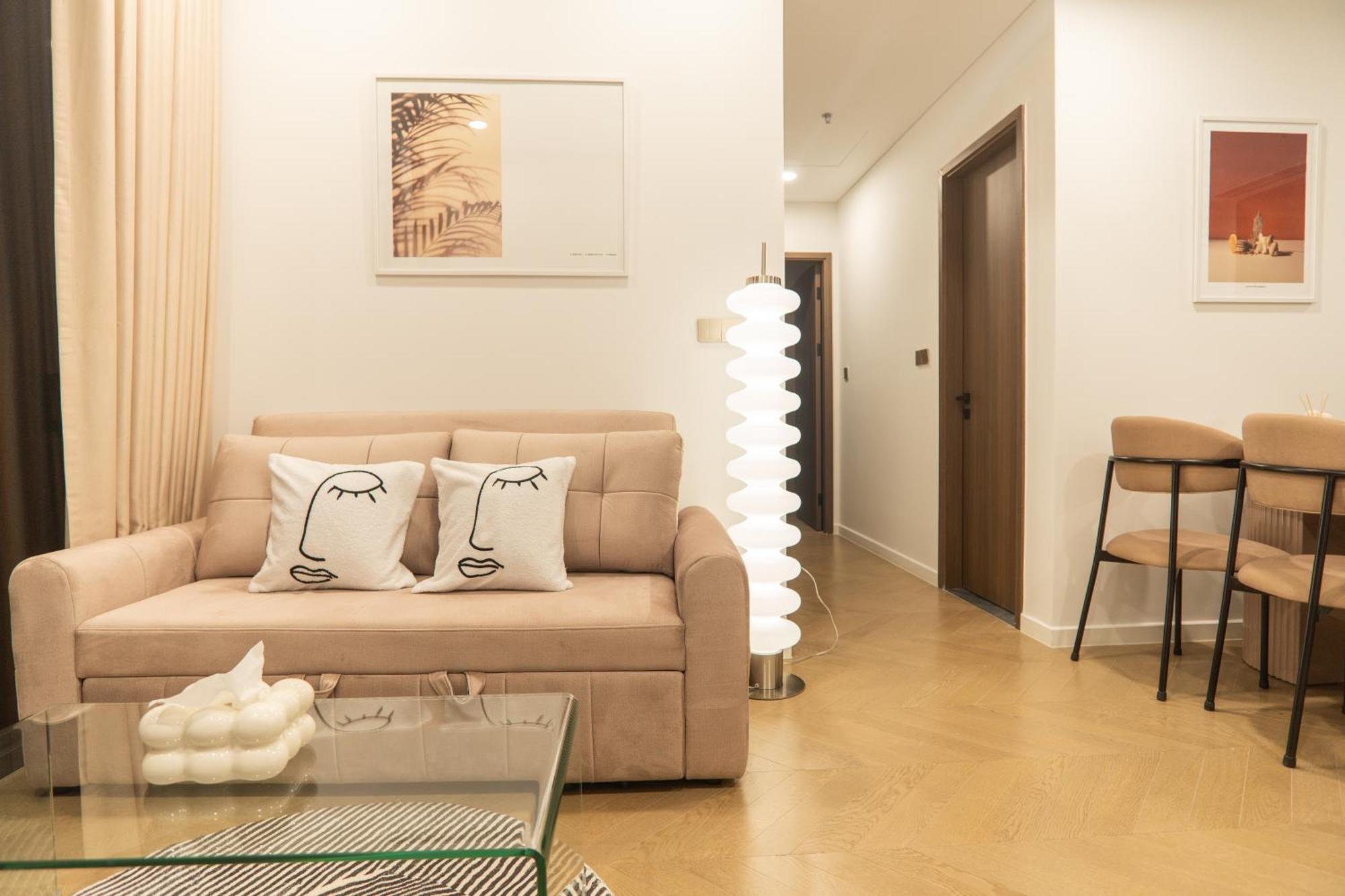 Luxury 2 Bedroom With View *
