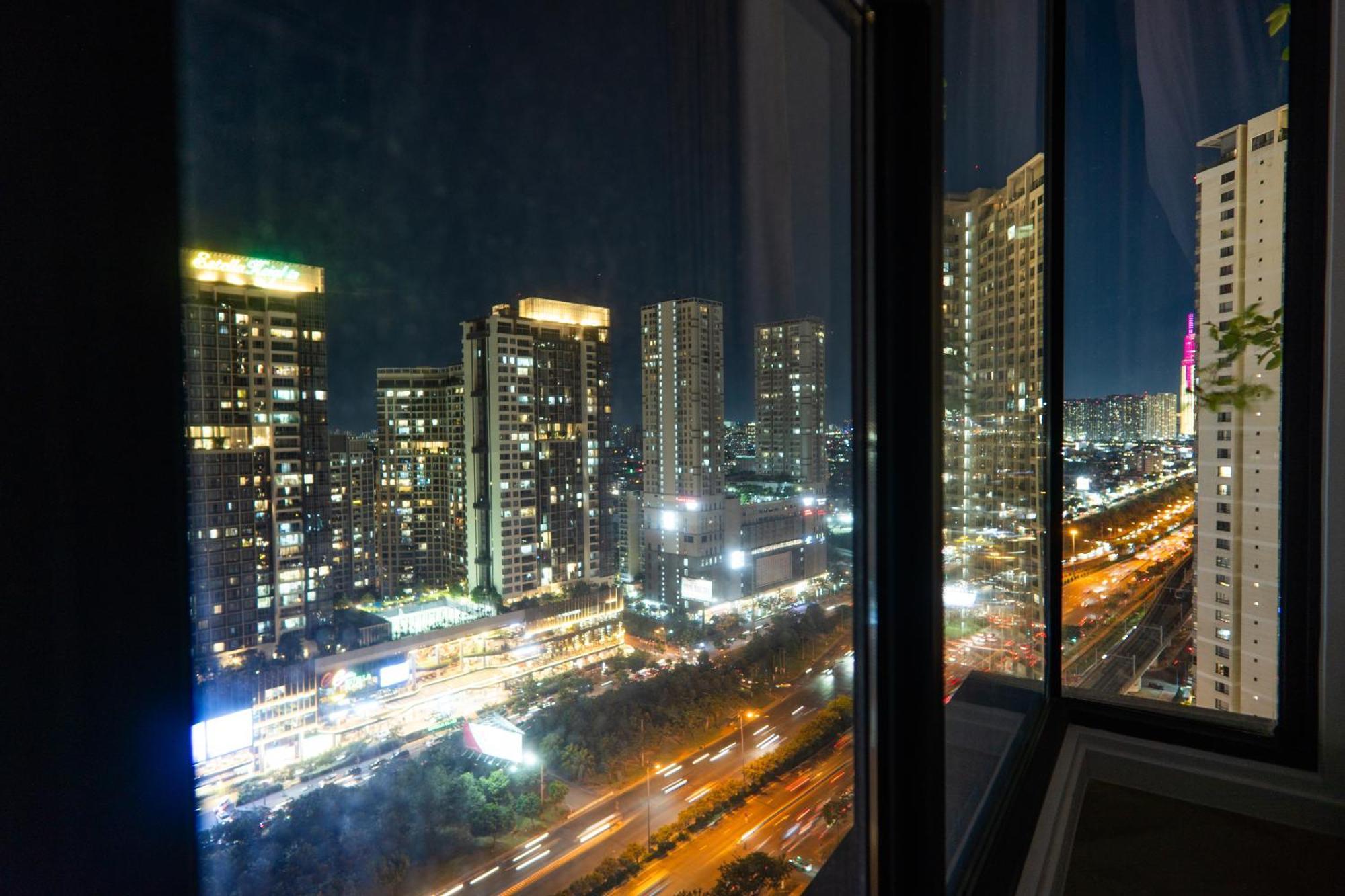 Luxury 2 Bedroom With View * Ho Chi Minh City