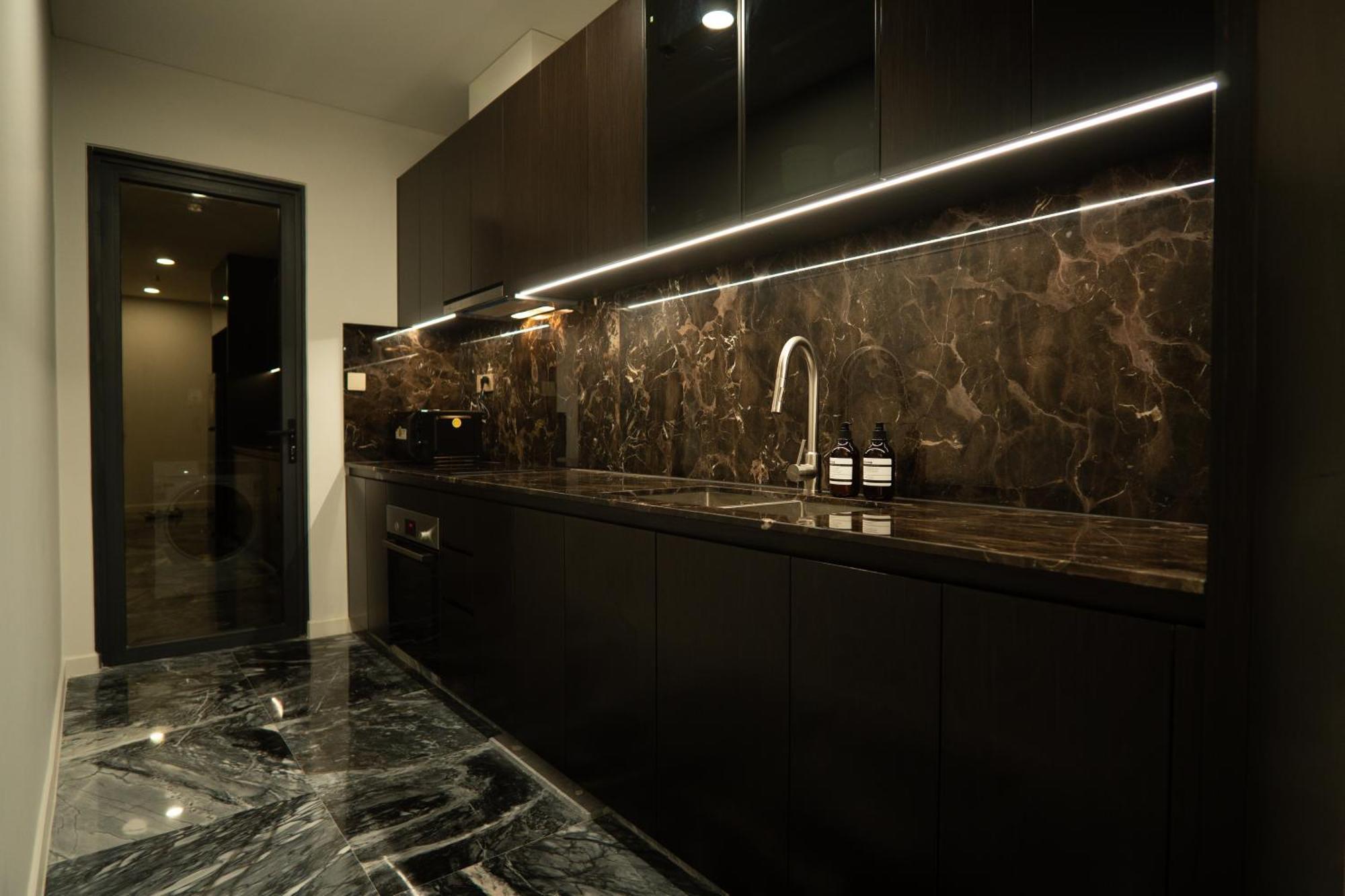 Luxury 2 Bedroom With View Apartment *